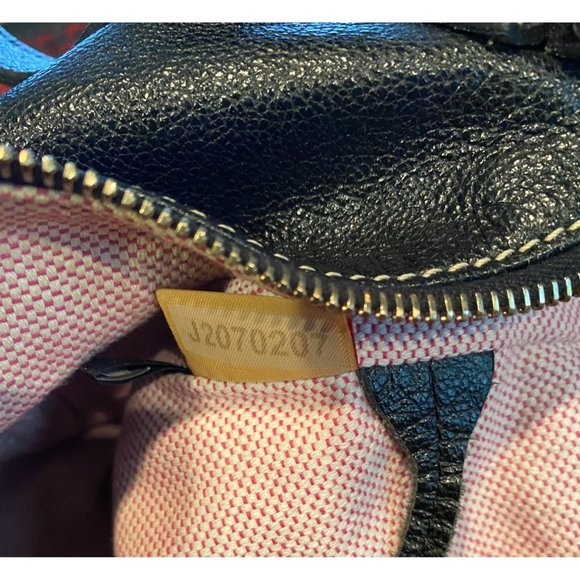 Dooney and Bourke Black Leather‎ Purse, satchel style, beautiful detail - Picture 14 of 15